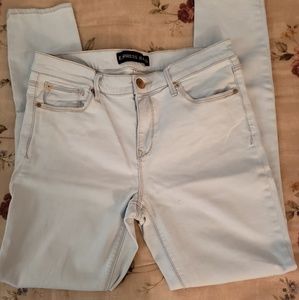 Express Jeans PERFECT for the SPRING Light Wash